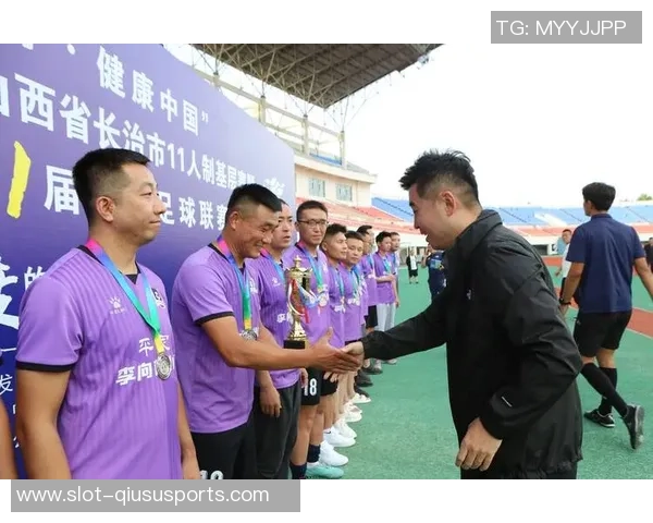 职工足球比赛激情四溢团结拼搏展现团队精神与友谊的盛宴